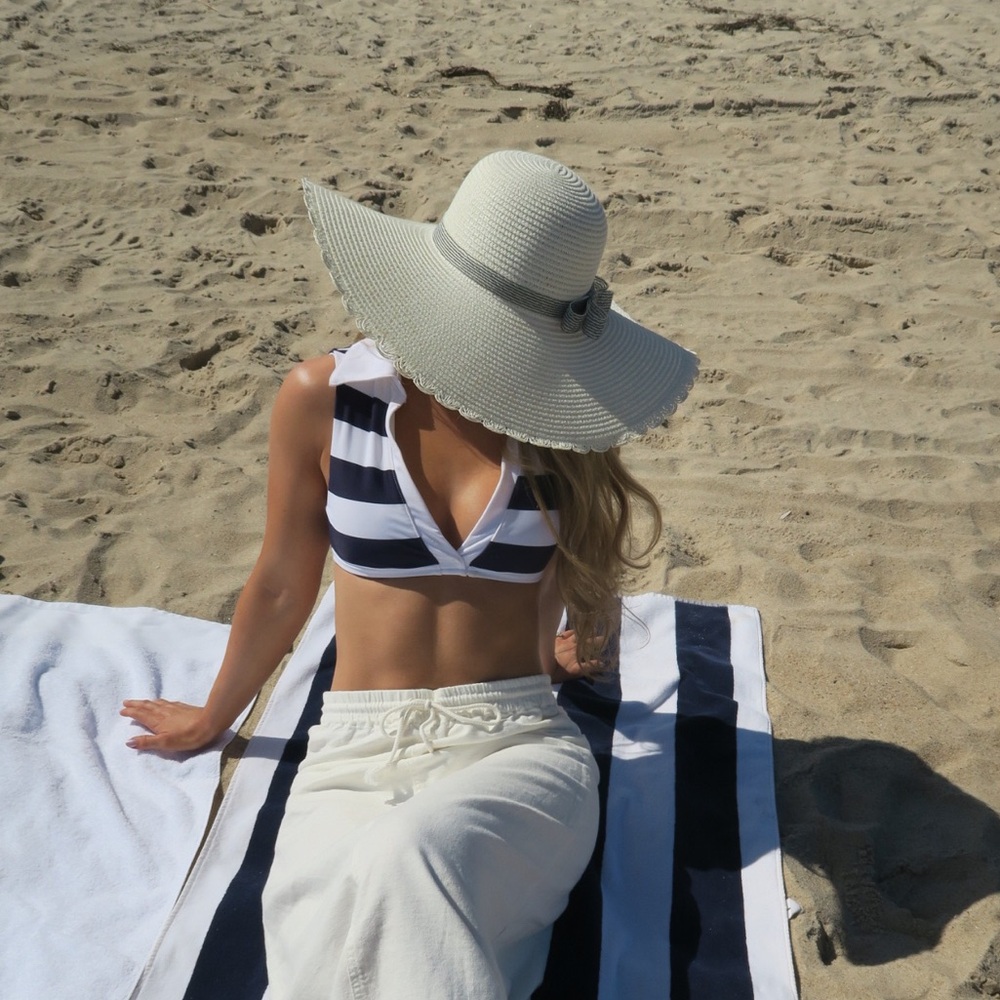 Beach Bunny “Lulu” bikini top sailor/nautical